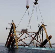 Iranian Company Successfully Re-installs South Pars Drowned Jacket 