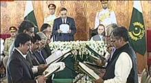 Pakistanˈs 25-member Federal Cabinet Sworn In 
