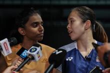 Malaysia’s top women’s doubles pair Pearly Tan (right) and M. Thinaah.--fotoBERNAMA (2024)