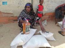 KSrelief Distributes 875 Ramadan Food Baskets in N'Djamena
