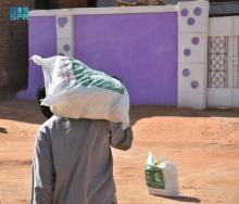 KSrelief Distributes More Than 12 Tons of Food Baskets in Khartoum State, Sudan