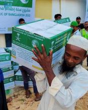 KSrelief distributes more than 2000 food baskets in Bangladesh