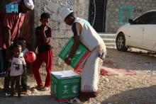 KSrelief Distributes over 46 Tons of Ramadan Food Baskets in Al-Mahrah Governorate, Yemen