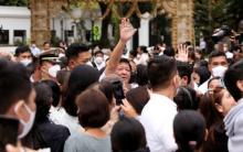 APPRECIATION. President Ferdinand R. Marcos Jr. waves to families of overseas Filipino workers during the “Pamaskong Handog Para sa Pamilyang OFW” at the Kalayaan grounds of Malacañang Palace in Manila on Dec. 30, 2022. On Monday (April 1, 2024), Duty Free Philippines (DFP) announced a 5-percent discount for OFWs and balikbayans at its flagship store in Parañaque City. (PNA photo by Rey S. Baniquet)