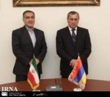 Iranian, Armenian Provinces Governors Call For More Co-op   