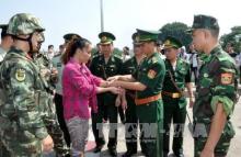 Chinese border guard force handed over a human trafficker to Vietnamese border guard force. Illustrative photo (Source: VNA)