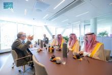 Industry Minister Meets with Confederation of Danish Industry CEO, Chairs Roundtable