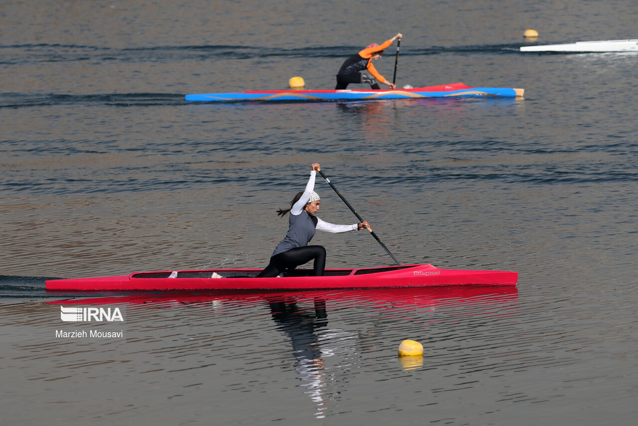 Iran’s women canoeing championships