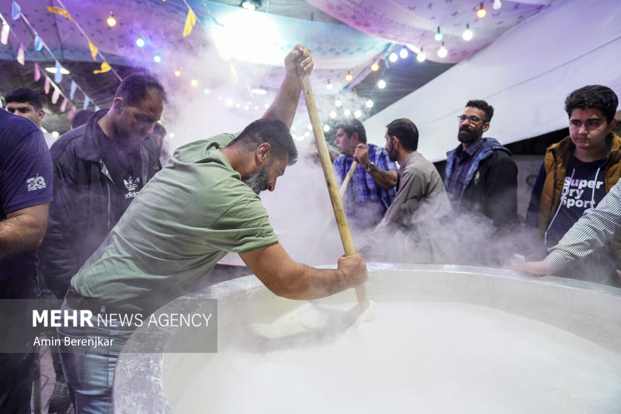 Cooking 30 Tons of "Samani" in Shiraz