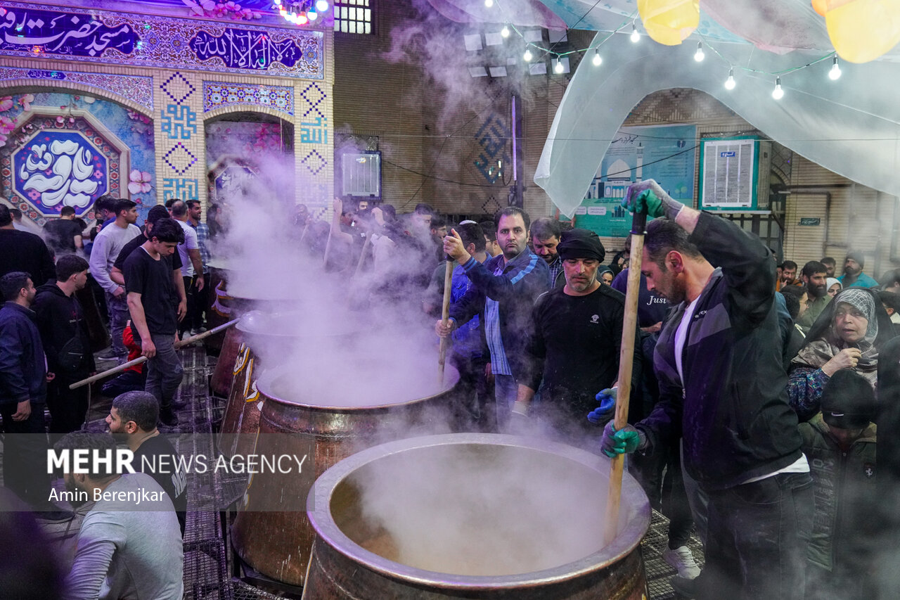 Cooking 30 Tons of "Samani" in Shiraz
