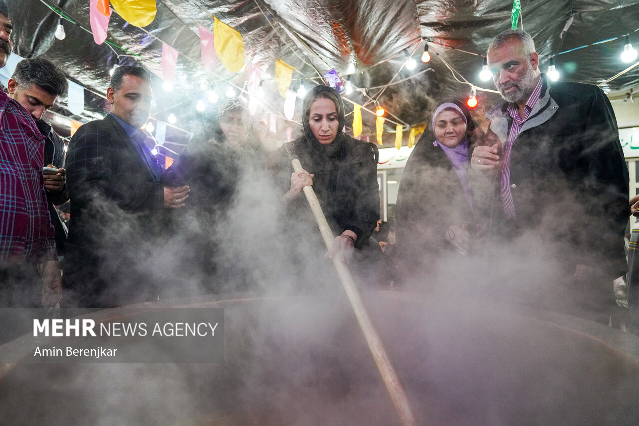 Cooking 30 Tons of "Samani" in Shiraz