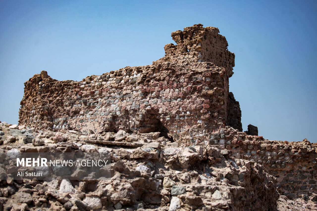 Must-see Hormuz Portuguese Castle in southern Iran