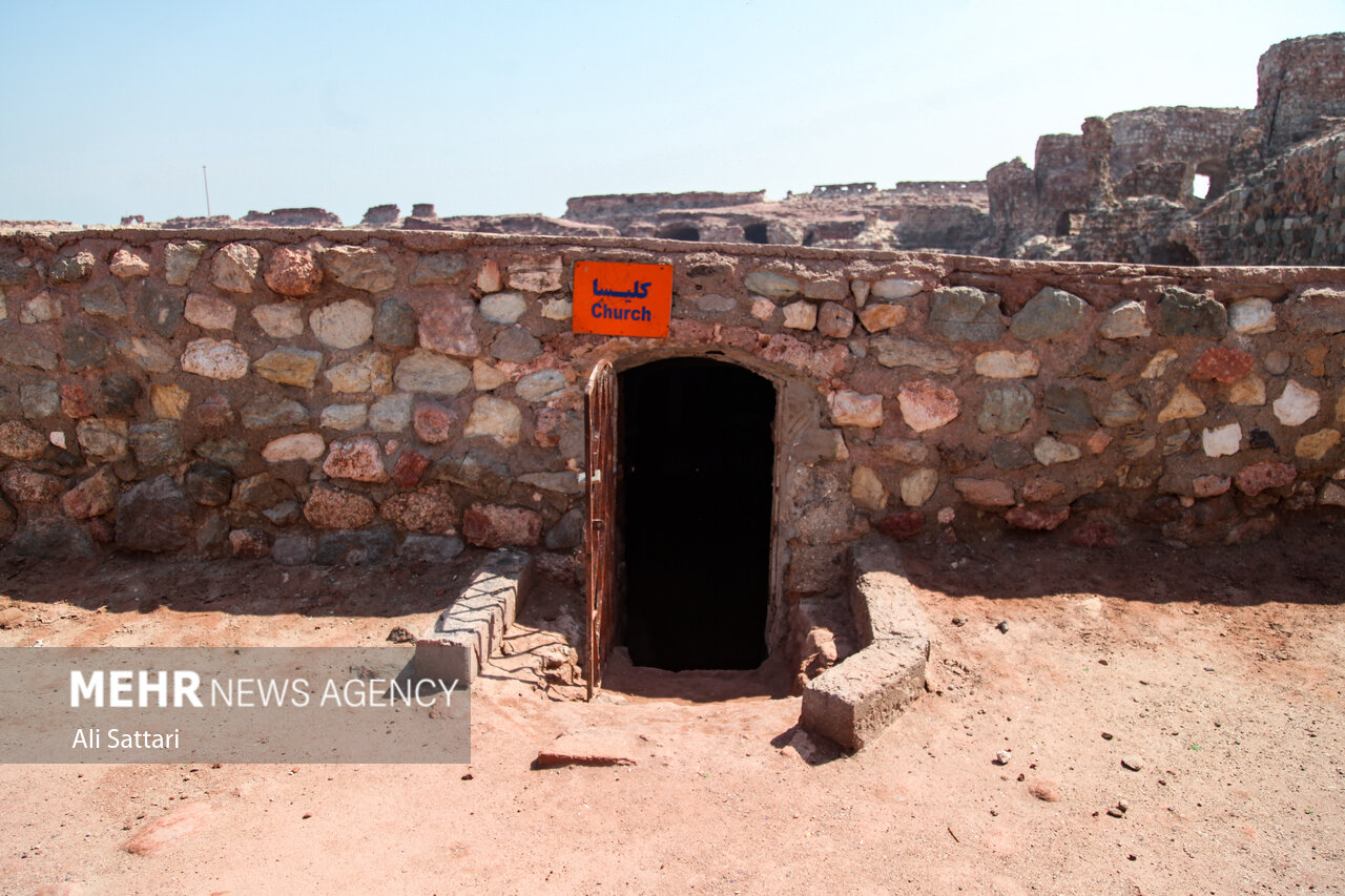 Must-see Hormuz Portuguese Castle in southern Iran