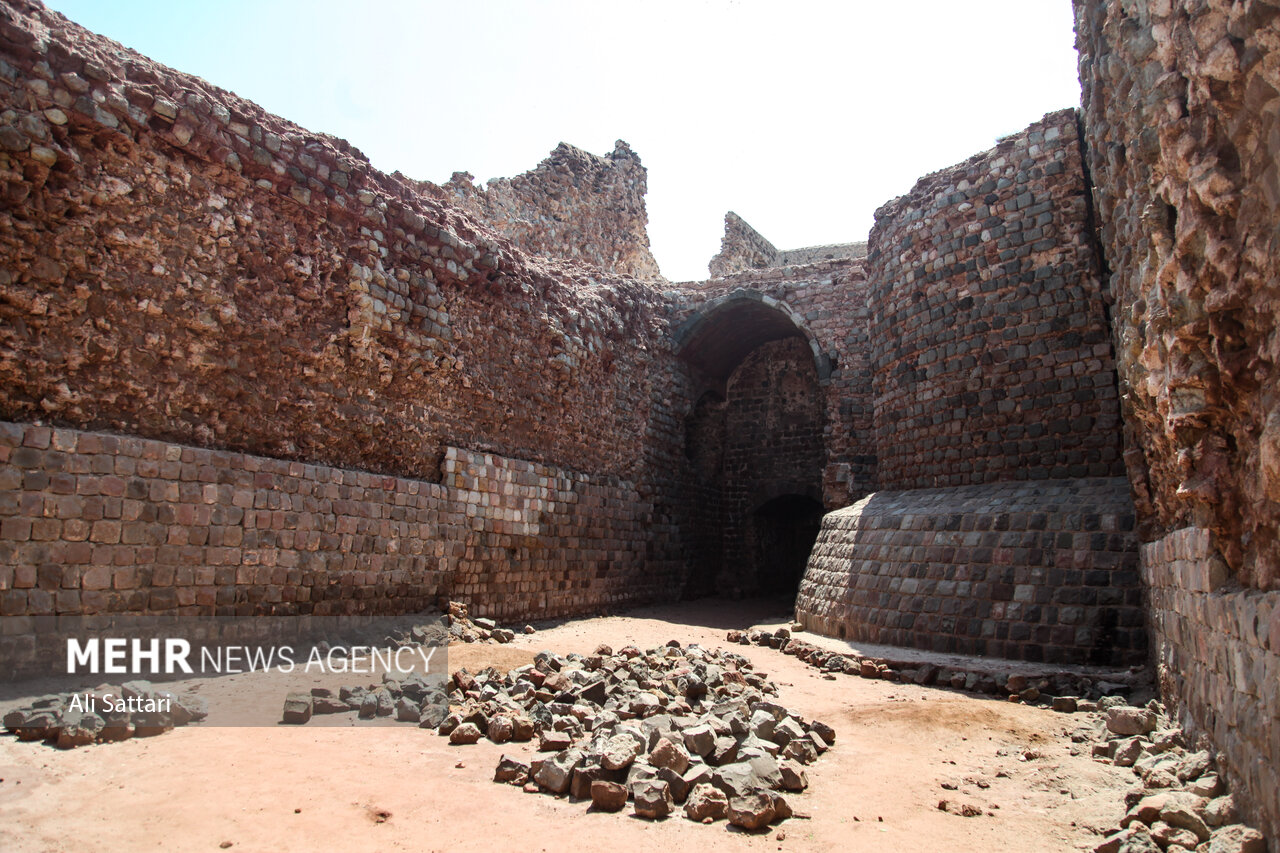 Must-see Hormuz Portuguese Castle in southern Iran