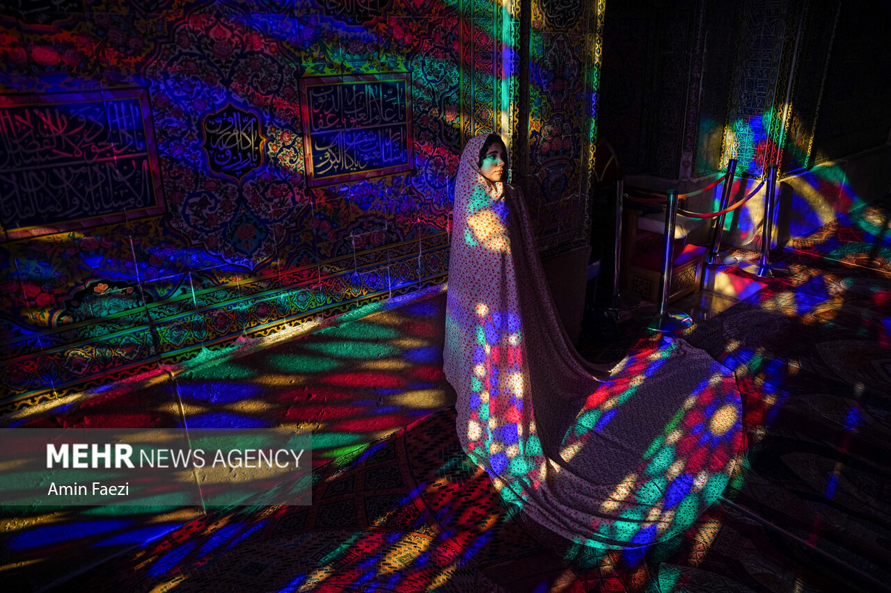 Foreign tourists visit Nasir al-Mulk Mosque in Shiraz