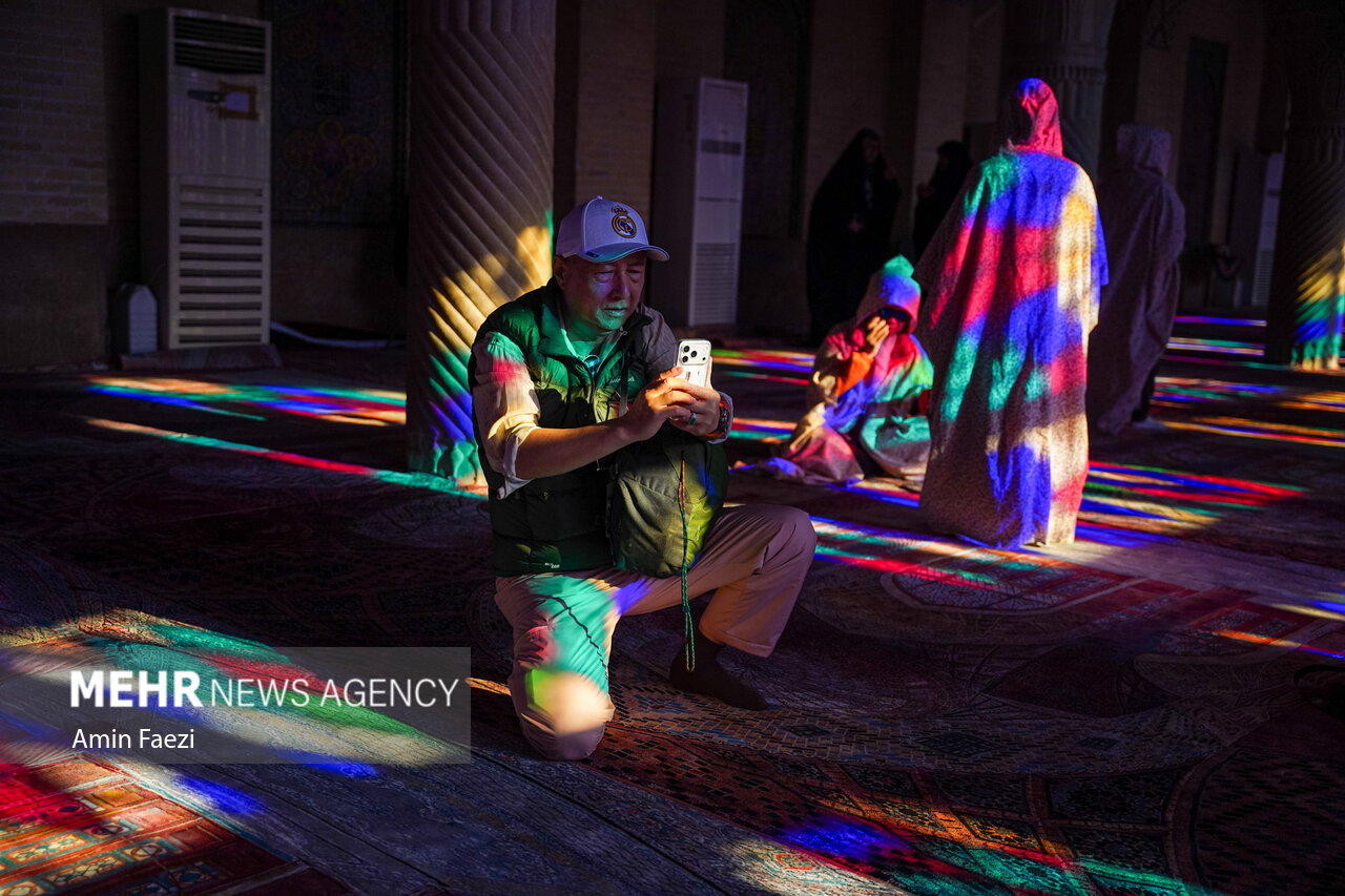 Foreign tourists visit Nasir al-Mulk Mosque in Shiraz
