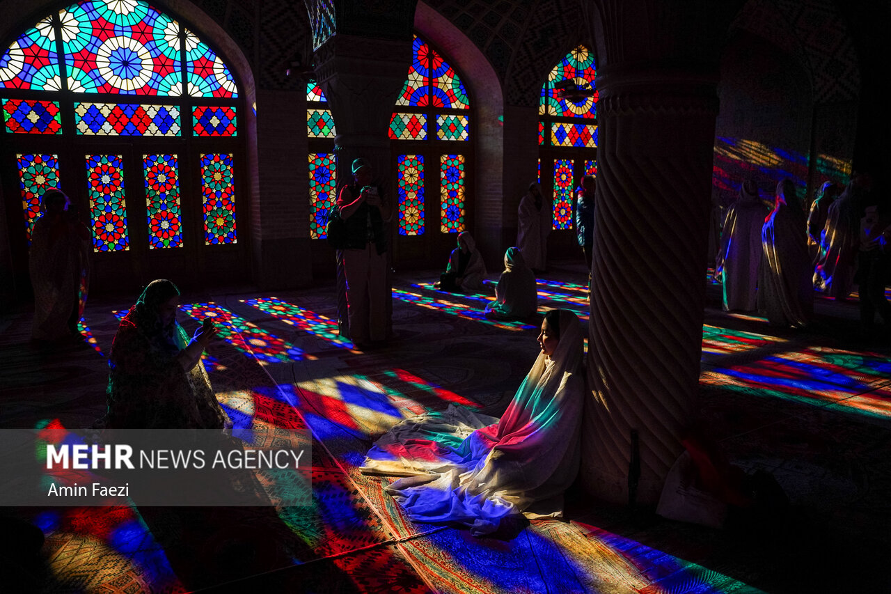 Foreign tourists visit Nasir al-Mulk Mosque in Shiraz