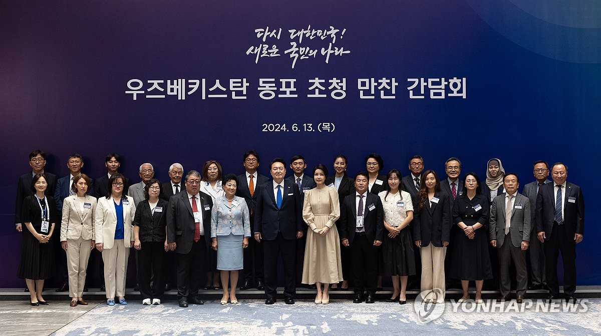 Yoon meets Korean nationals in Uzbekistan