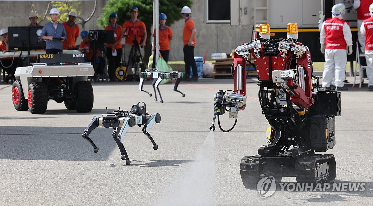 Robots in drill against nuclear power accidents