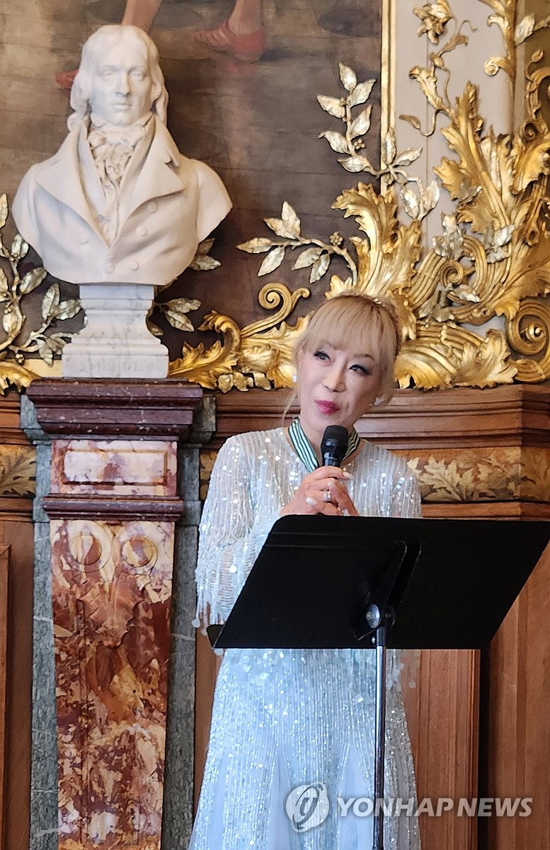 Soprano Sumi Jo receives prestigious French cultural honor