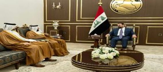 Speaker of Parliament Haibat al-Halbousi (right), Qatari Ambassador to Iraq Sultan bin Mubarak al-Kubaisi (left)