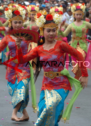 NATIONAL CULTURE PARADE.