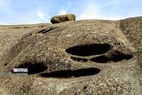 Rocky arch of Niagh