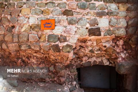 Must-see Hormuz Portuguese Castle in southern Iran
