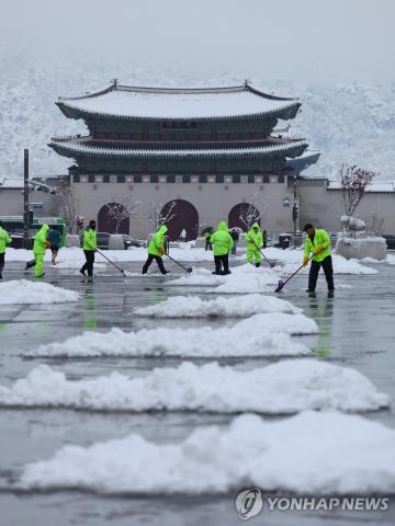Heavy snow