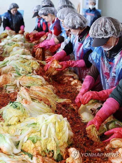 Kimchi-making charity event