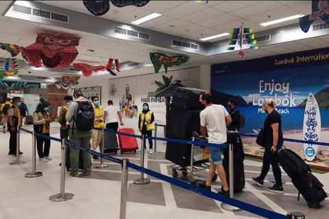 Travelers arrive at the Zainuddin Abdul Madjid International Airport, Central Lombok District, West Nusa Tenggara Province, on November 8, 2021. (ANTARA/HO-PT Angkasa Pura I)