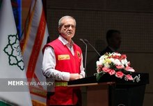 Iranian nation to never give in to pressures: Pezeshkian