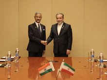 Foreign Minister Araqchi meets Indian counterpart in China