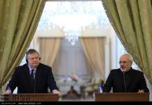 Zarif Underlines Regular Iran-Greece Consultations