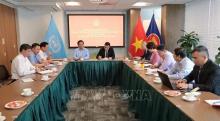 Secretary of the Party Committee of Central Agencies' Bloc Nguyen Van The has a working session with Vietnam’s Permanent Mission to the United Nations (UN) and other representative agencies in New York. (Photo: VNA)