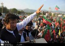 Sr. Pakistani Politician Falls From Lifter, Injured