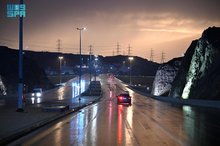Rain Falls in Makkah