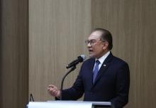 Malaysian Prime Minister Anwar Ibrahim delivers his special address titled “Strategic Partners in a Complex World: Malaysia, Korea, and the Future of Asia” at Seoul National University, Tuesday.