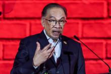 KUALA LUMPUR, June 6 -- Prime Minister Anwar Ibrahim is confident the target of 400 e-payment transactions per capita can be achieved earlier than the original target of 2026 through the efforts by digital banks. -- photoBERNAMA