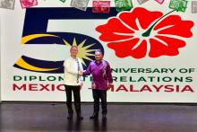 KUALA LUMPUR, Sept 12 -- Malaysia's Foreign Ministry Americas Division Undersecretary Datuk Yubazlan Yusof (right) with Ambassador of Mexico to Malaysia Luis Javier Campuzano shaking hands during Celebration of 50 Years of Diplomatic Relations between Mexico and Malaysia at MATIC today.  --fotoBERNAMA (2024) 