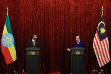 PUTRAJAYA, Oct 26 -- Prime Minister Datuk Seri Anwar Ibrahim and his Ethiopian counterpart, Dr Abiy Ahmed Ali, deliver their speeches during a luncheon at Kompleks Seri Perdana today.  --fotoBERNAMA (2024) COPYRIGHT RESERVED