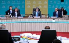 LIMA (PERU), Nov 16 -- Prime Minister Datuk Seri Anwar Ibrahim (seated, right) participated in the APEC Leaders' Informal Dialogue and delivered an intervention on the penultimate day of the Asia-Pacific Economic Cooperation (APEC) Economic Leaders' Week (AELW) here today.