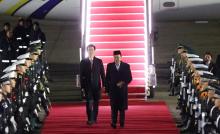 Prime Minister Anwar Ibrahim arrived here on Sunday for a three-day official visit to South Korea to further strengthen bilateral relations between Malaysia and South Korea. 