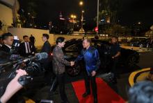 Lawrence Wong (left) and PM Anwar.- fotoBERNAMA