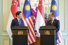  Singapore Prime Minister Lawrence Wong (left) and Prime Minister Anwar Ibrahim. --fotoBERNAMA (2025) COPYRIGHT RESERVED
