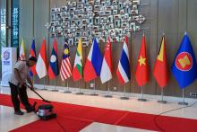 LANGKAWI, Jan 17 -- ASEAN Foreign Ministers' Retreat (AMM), which is set to convene on Saturday (Jan 18) and Sunday (Jan 19) at the Langkawi International Convention Centre.  The AMM Retreat will mark the first major meeting under Malaysia’s chairmanship of ASEAN in 2025, setting the stage for a busy and significant year ahead.  Malaysia officially assumed the chairmanship of the ASEAN 2025 on January 1, the fifth time it has led the regional grouping since its establishment in 1967.  Over 300 key meetings 