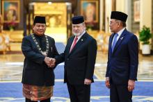 His Majesty Sultan Ibrahim, King of Malaysia on Monday conferred the the Darjah Kerabat Johor Yang Amat Dihormati I (The Most Esteemed Order of the Johor Royal I) to Indonesian President Prabowo Subianto.