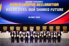 The signing of the Kuala Lumpur Declaration on ASEAN 2045: Our Shared Future at the Kuala Lumpur Convention Centre here, Monday.