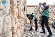 KSrelief Volunteers Rehabilitate 13 Homes in Yemen's Socotra