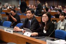 Vietnamese Ambassador to Thailand Pham Viet Hung (left) and head of the Vietnamese delegation Phan Thi Minh Giang at the conference. (Photo: VNA)